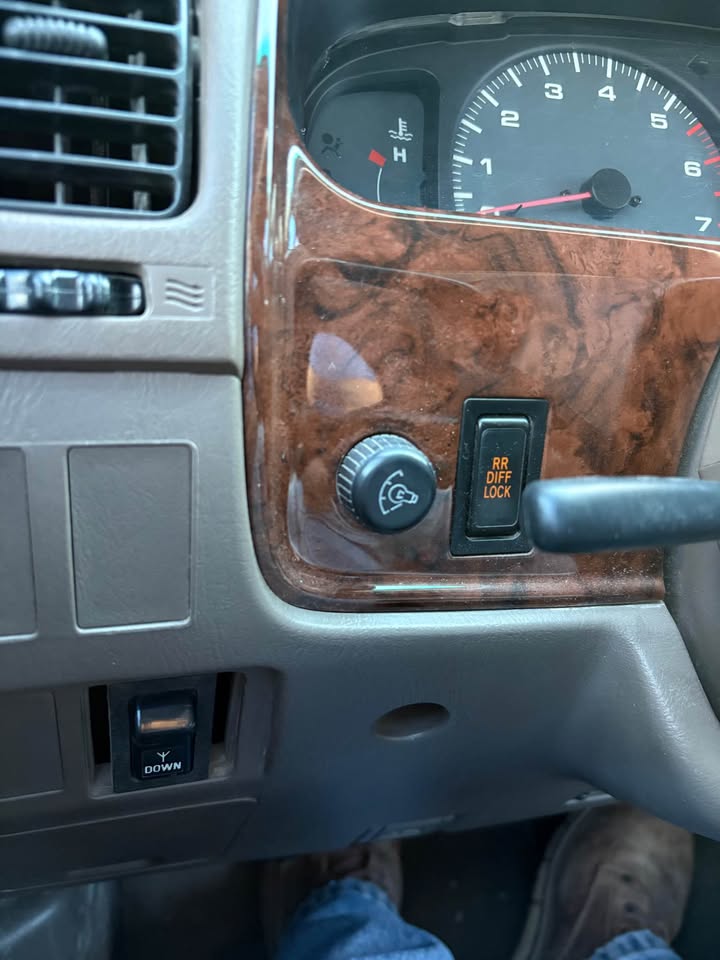2000 Toyota 4Runner · Limited Sport Utility 4D in Albuquerque, NM (photo 8) — photo 8