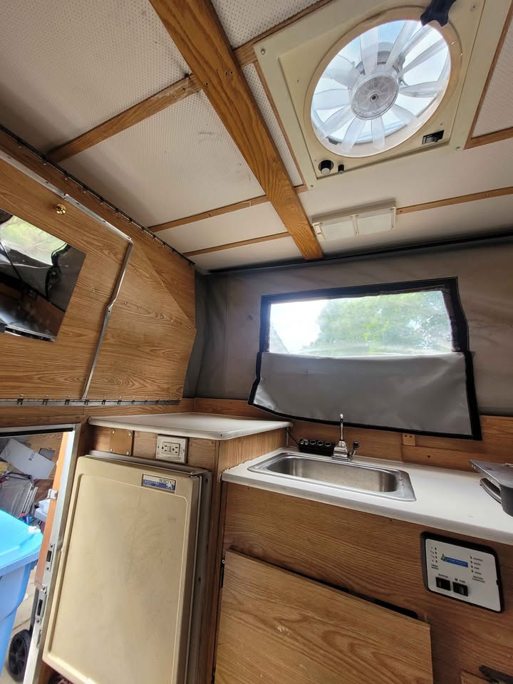 Popup camper in Pleasant Grove, UT (photo 8) — photo 8