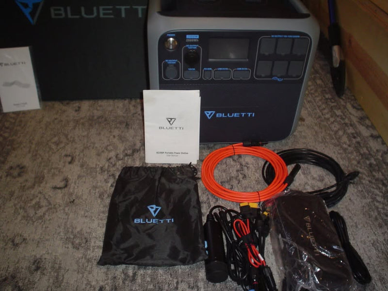 BLUETTI B230 Portable Power Station/ BLUETTI PV 200 Portable Solar Panels X 2 in Canyon City, OR (photo 2) — photo 2