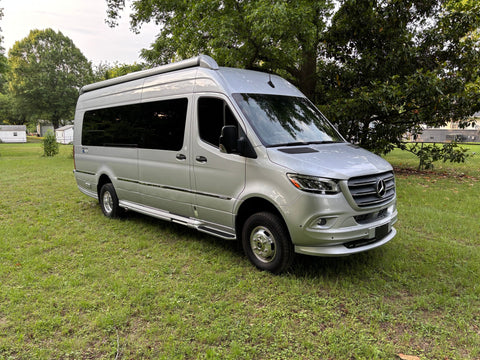 Airstream Interstate Tommy Bahama 4x4 Luxury Camper Van — photo 4