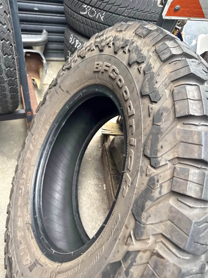 LT275/70R17 KO2 in San Francisco, CA (photo 1)
