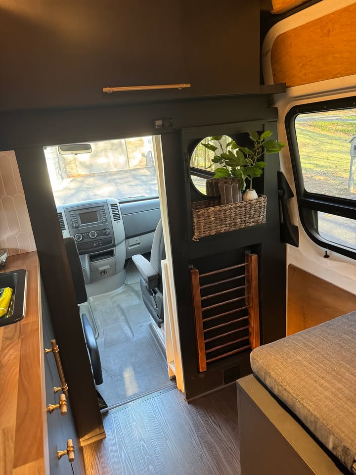 2016 Mercedes-Benz 2500 sprinter rv (170” wheel base) in Portland, OR (photo 4) — photo 4
