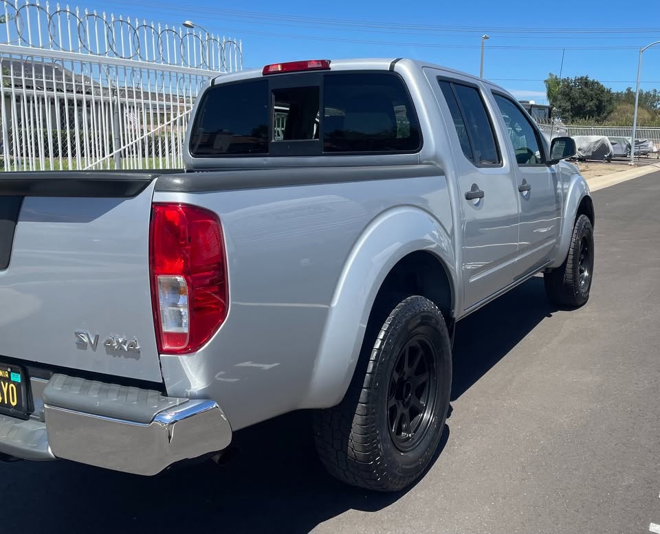 2014 Nissan Frontier SV Crew Cab 4WD in Santee, CA (photo 2) — photo 2