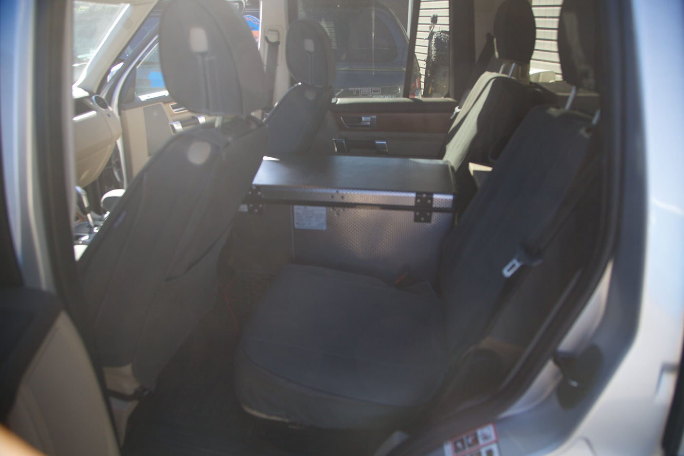 Land Rover Discovery 4 Seat Covers — Equipt Expedition Outfitters (photo 9)