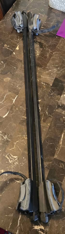 Yakima Roof Rack Rails and JHooks — photo 2