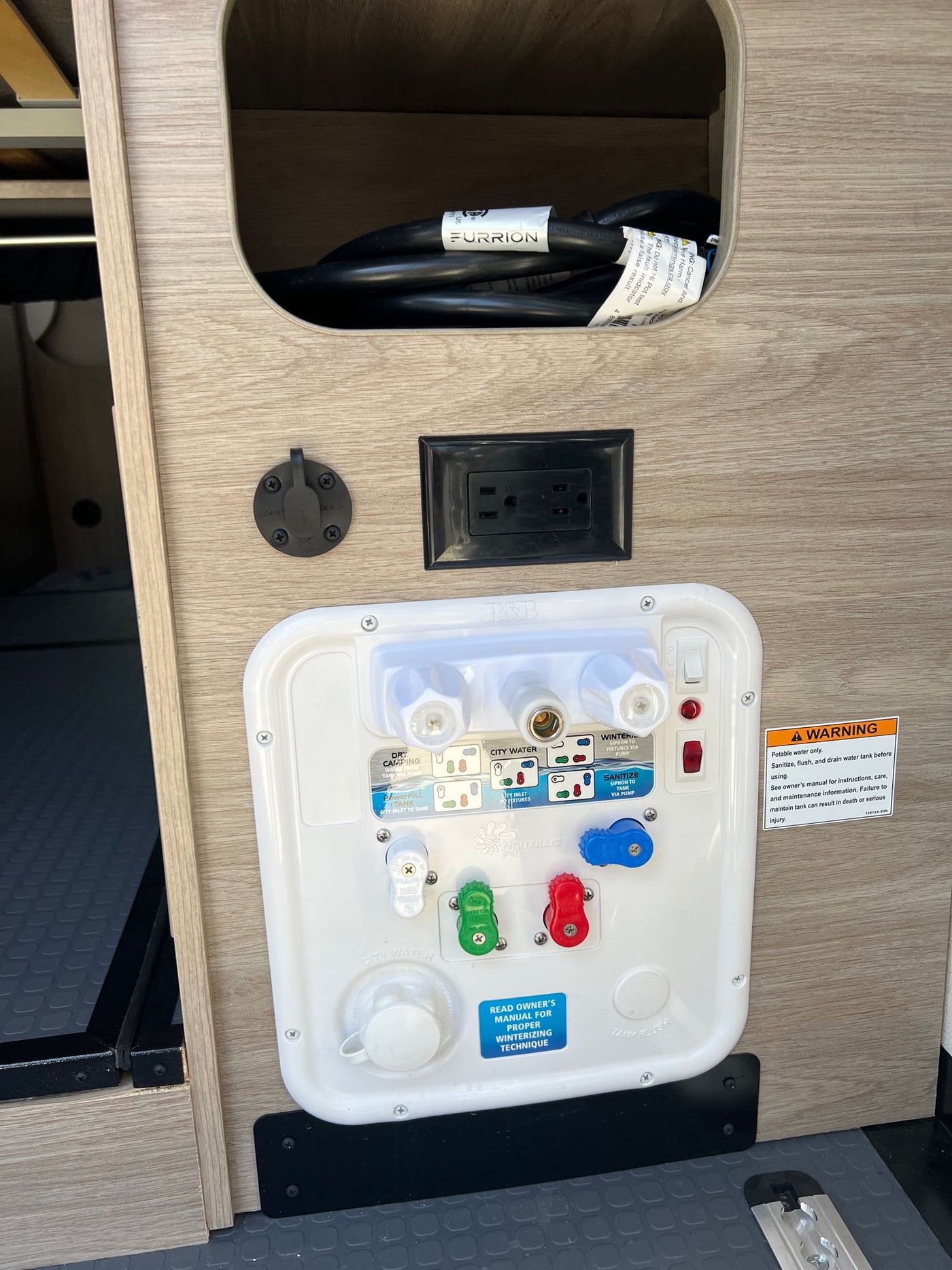 (2) 2023 Winnebago Solis 59PX Campervanning Together is Better — photo 11
