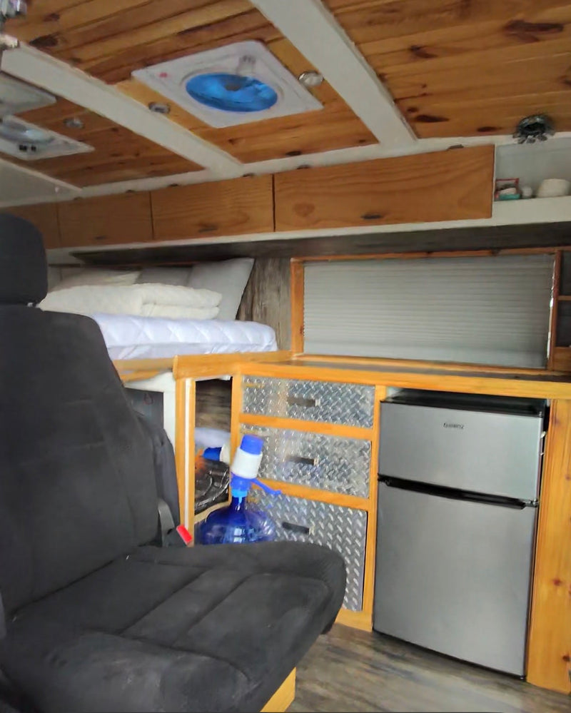  ideal for outdoor showers/changing.|This RV rental camper van features an Alu-Cab privacy tent attached to its rear — photo 9