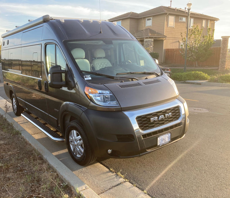  parked in a vineyard — photo 2