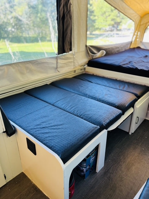 Beautifully Restored Vintage Pop-Up – 1989 Coleman Laramie overland rental