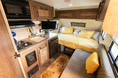 Cozy Couple - Sleeps 2 - Fully Stocked - EZ Tow overland rental