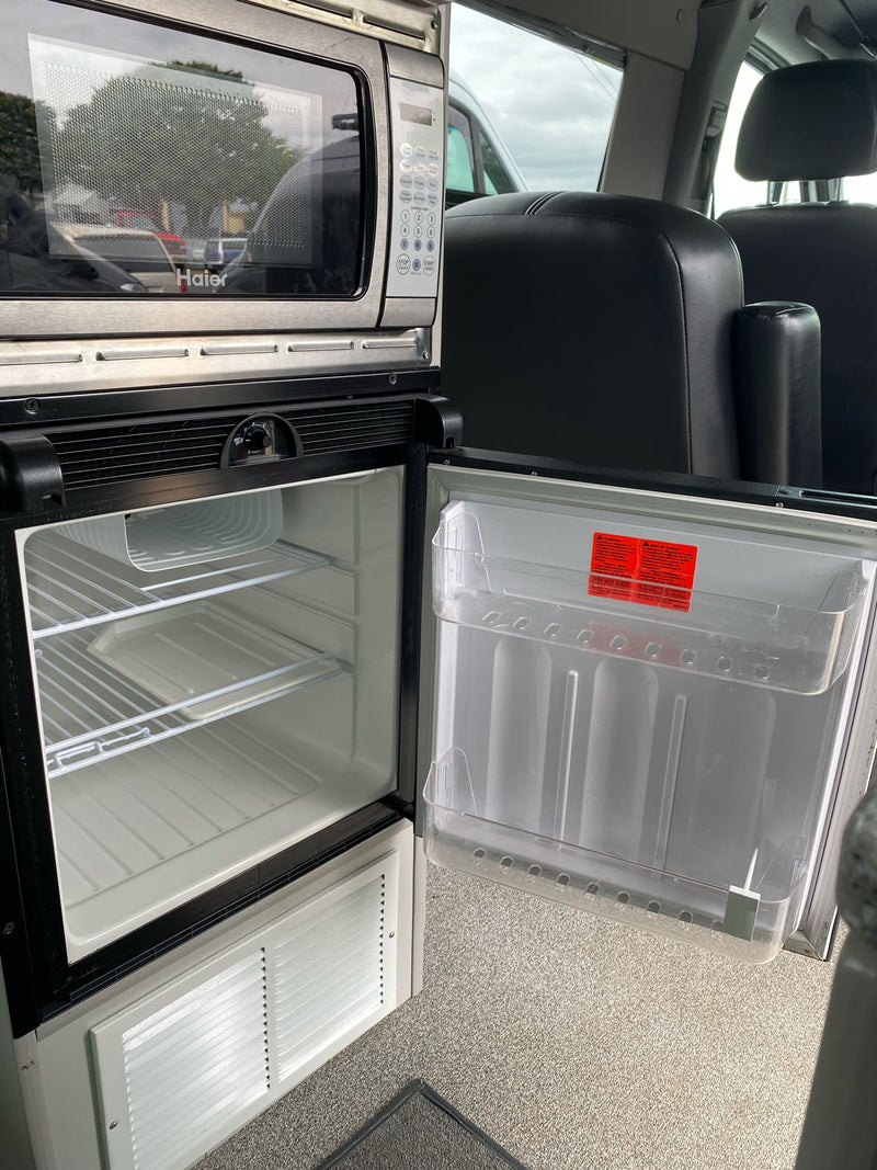 Sportsmobile Mercedes 2500 “Wish You Were There” — photo 10