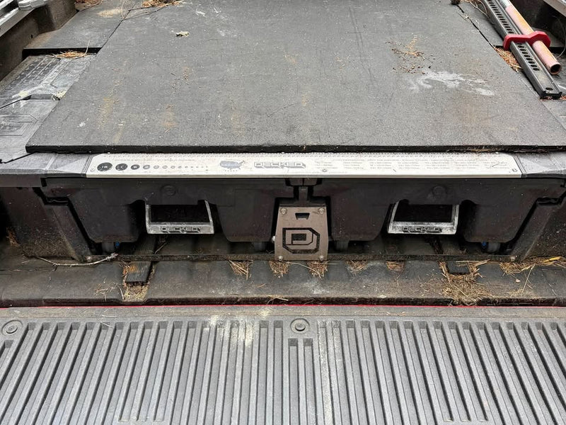 Decked Drawer System for 2016-2024 Nissan Titan 5.5' Bed Gen1 in Port Orchard, WA (photo 1) — photo 1