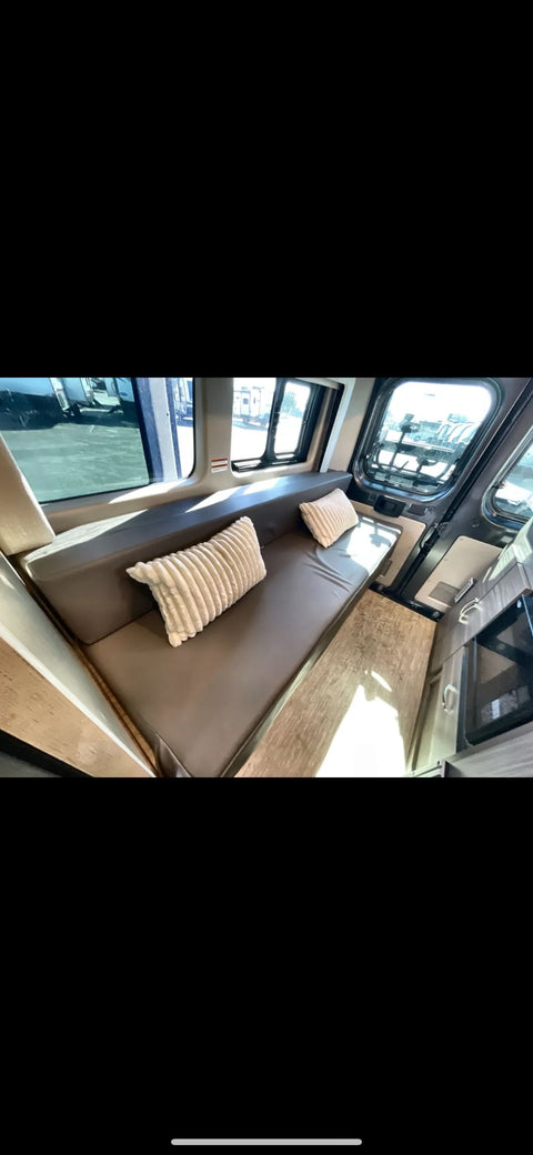 Mango Motion — Off-Grid Camper Van | Easy Drive, Full Escape — photo 3