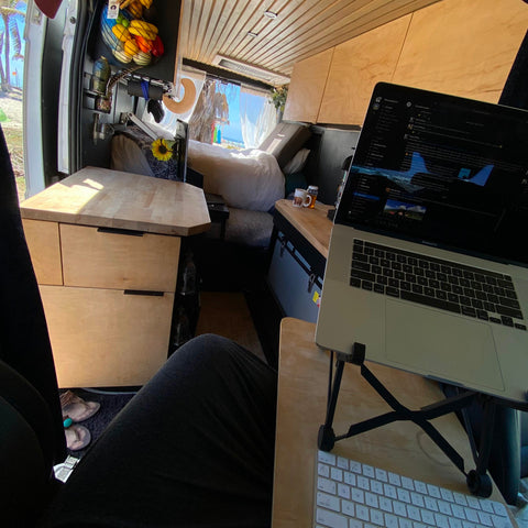 Lux Campervan | Starlink | Offgrid 2 Weeks | 4 Seasons | Huge Kitchen — photo 3