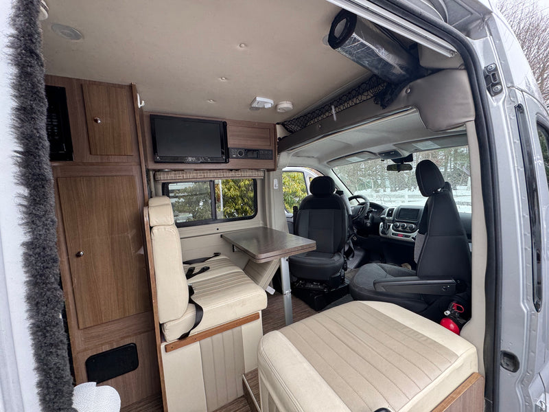 “Sunny” adventure van — photo 2