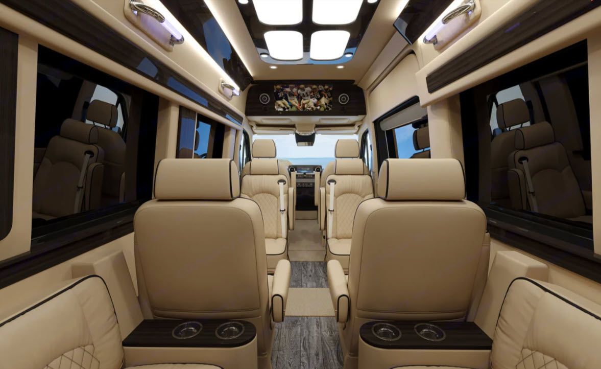  featuring a lavish interior with cream seats — photo 3
