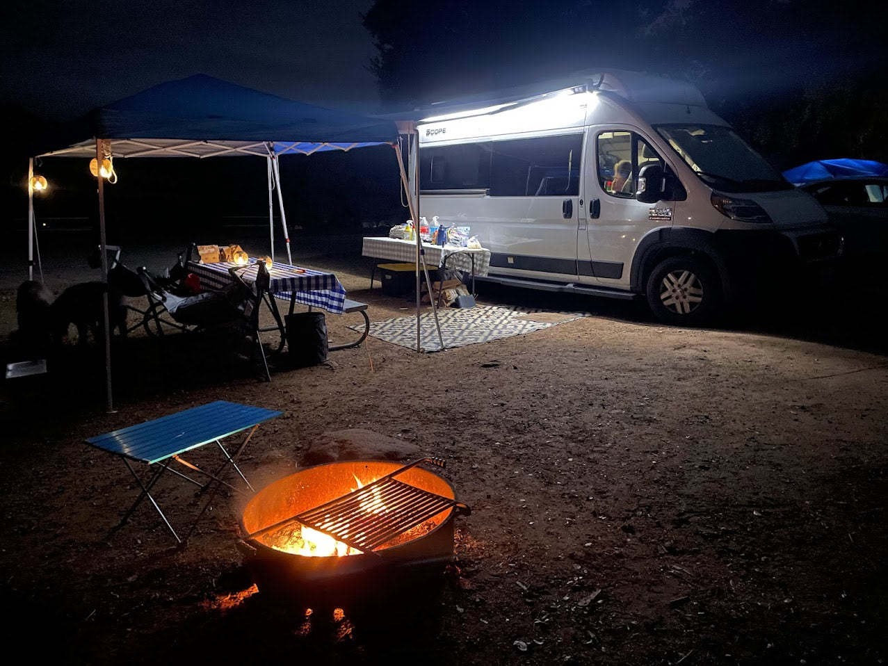 Comfy Camper Van Sleeps 4 w/AC, Pets .Welcome!