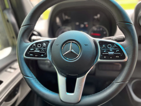 2021 Mercedes Sprinter Tour Van/Family Van — photo 3