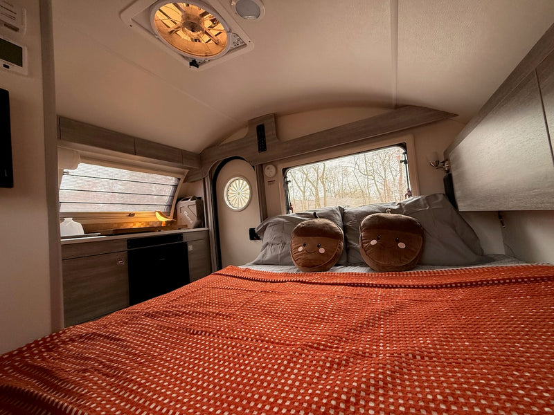 Lightweight Retro Style Camper — photo 8