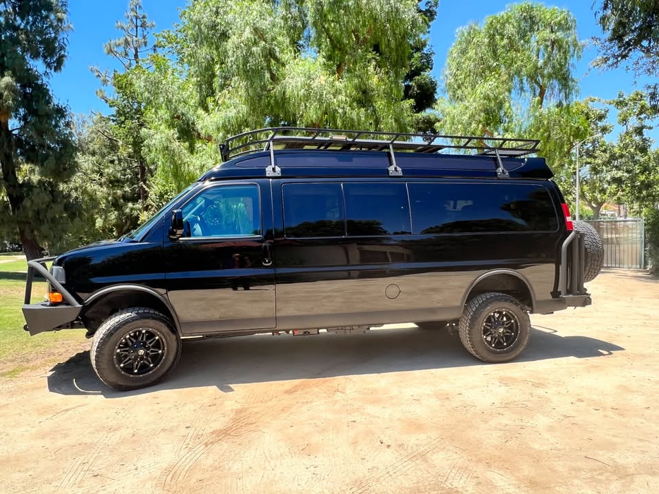 2019 GMAC 2.8 diesel quigley savanah van conversion 4x4 9 passenger in Chatsworth, CA (photo 8) — photo 8
