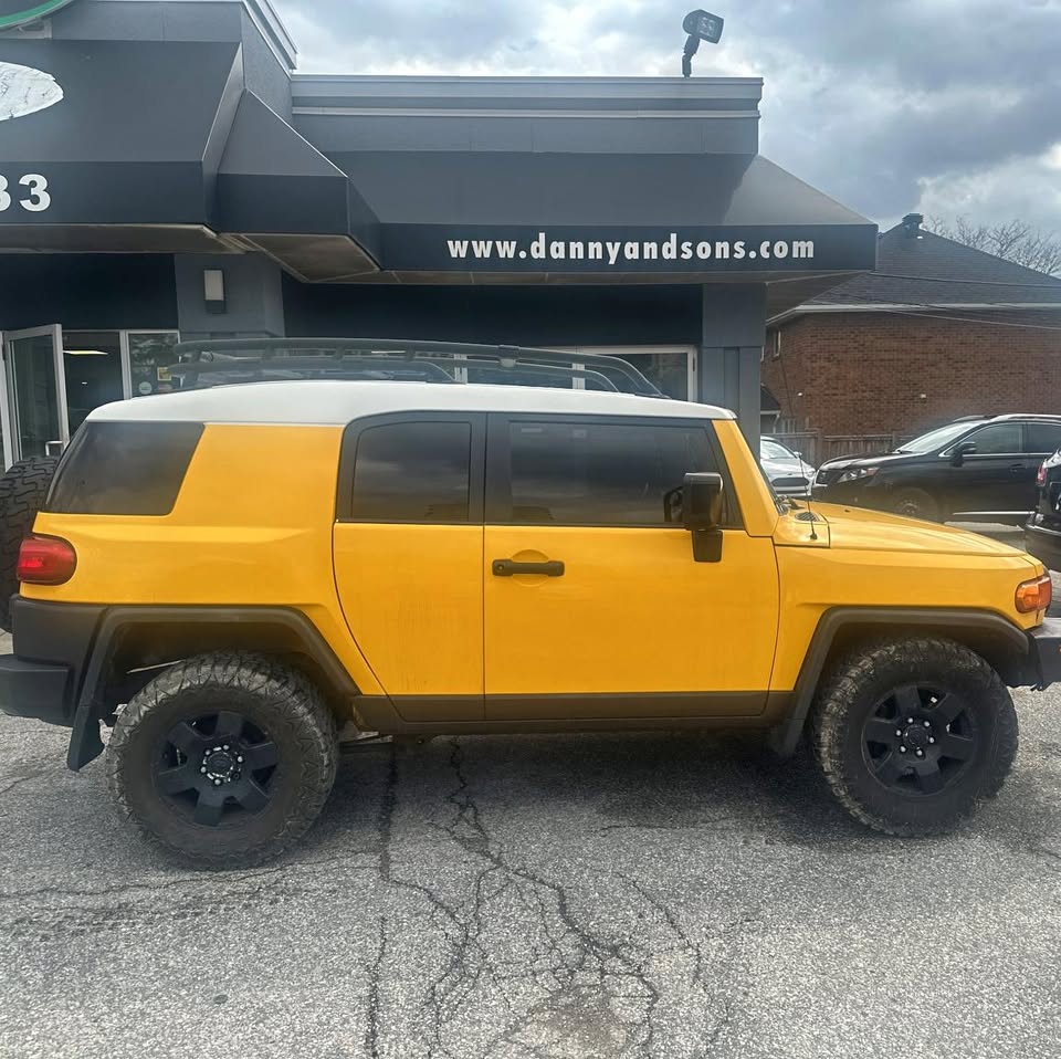 2007 Toyota FJ Cruiser 4WD in Mississauga, ON (photo 1)