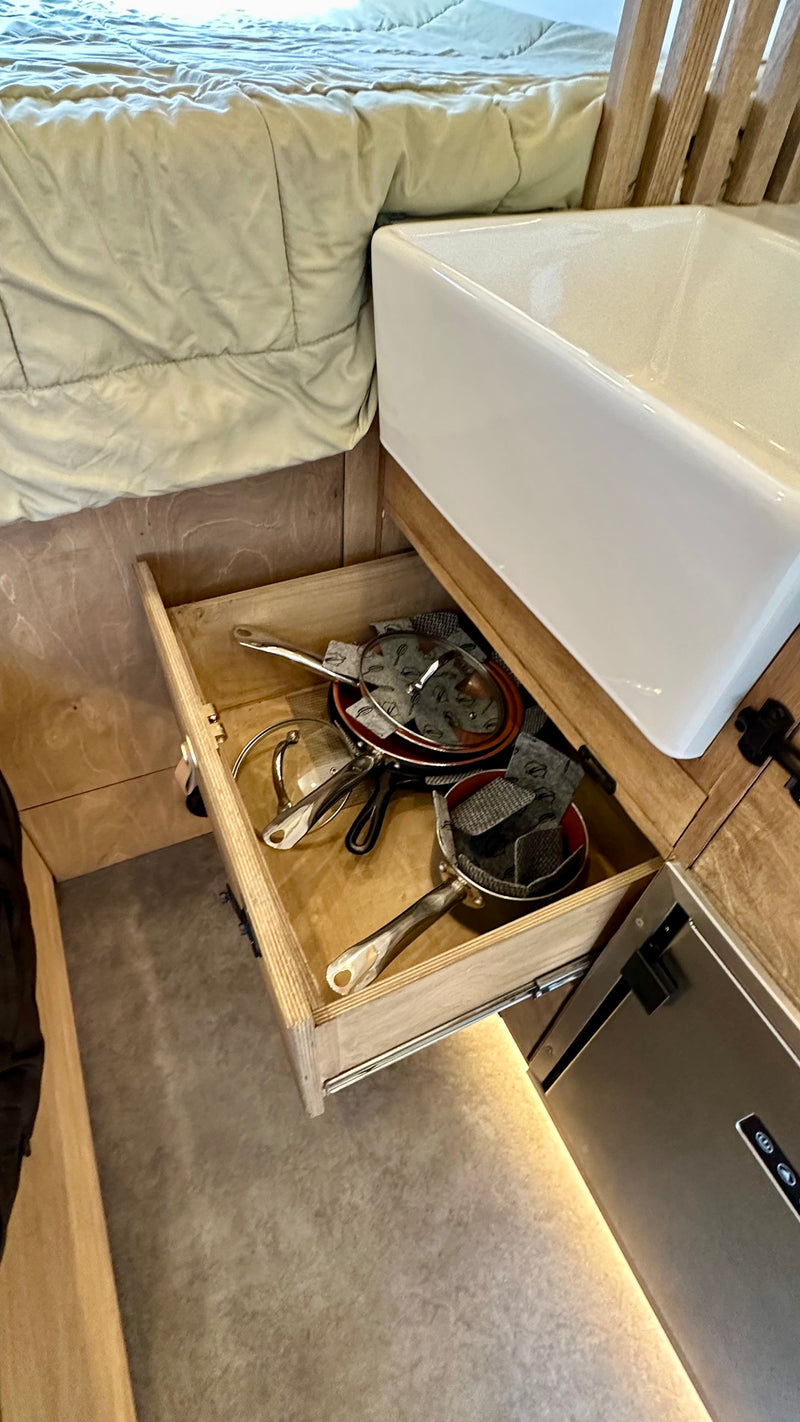 Luxury Mercedes Sprinter 4x4 Campervan “Sully” — photo 19
