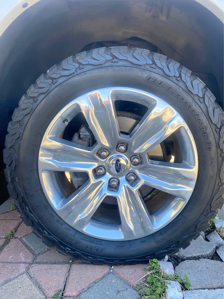 BFGoodrich Light Truck Terrain T/A KO2 275 55R20 115S Radial Tire in San Pablo, CA (photo 1)