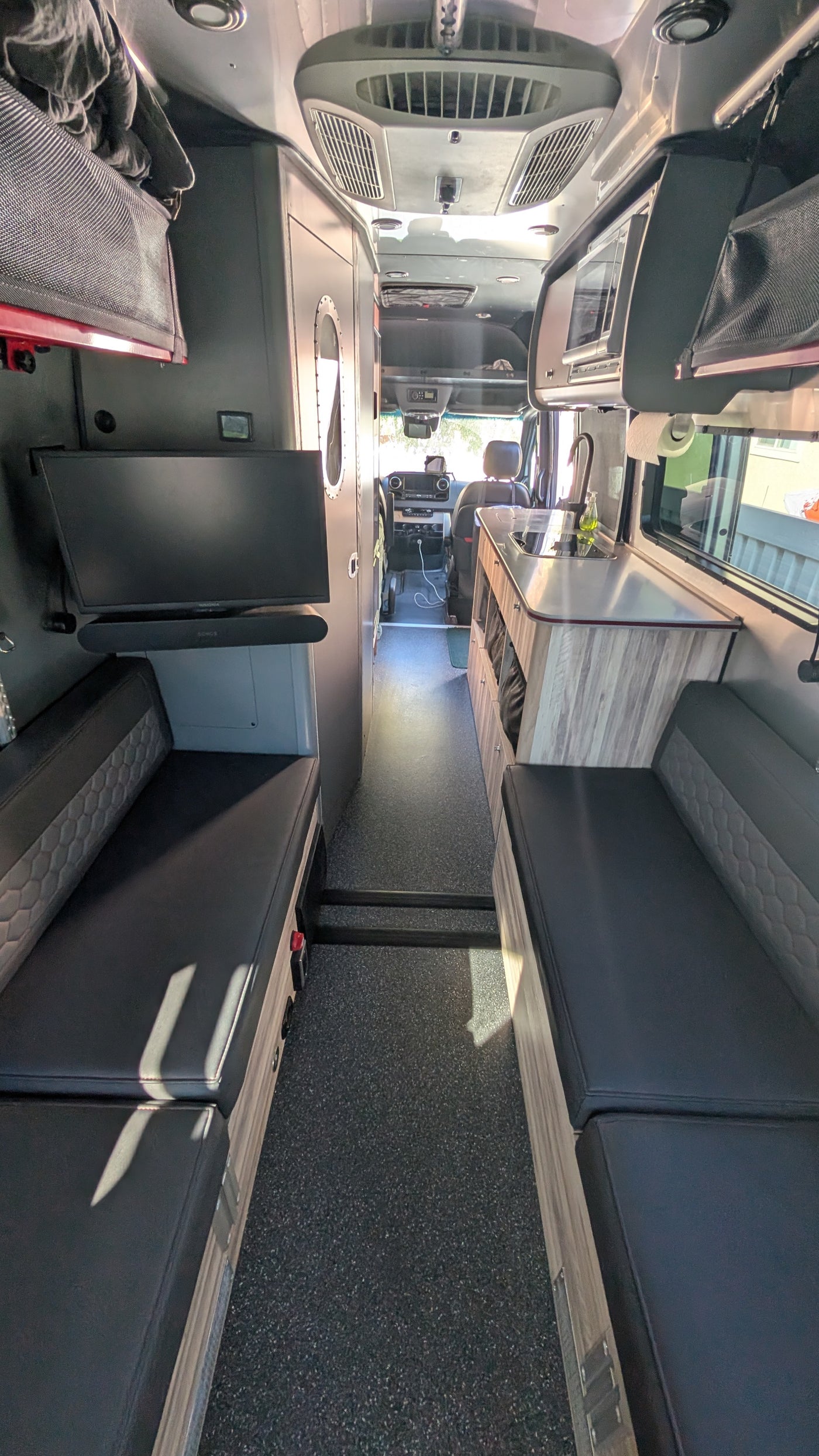 Airsteam Insterstate 24x - Luxury Off the Grid Van — photo 18