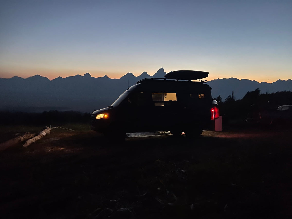 Premium 4x4 Sprinter Adventure Van | King Bed |  Hot Shower — photo 5
