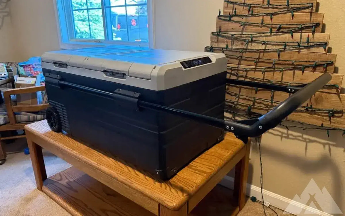Camco Outdoors Portable Refrigerator 95L 12V/110V — used coolers & fridges for sale (photo 2) — photo 2