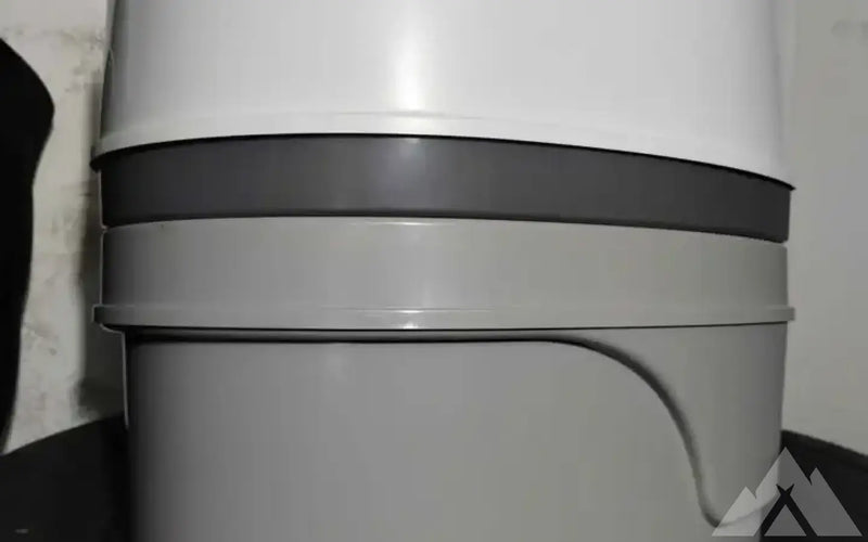 Camco travel toilet 5.3 gallons — new showers & toilets for sale (photo 4) — photo 4