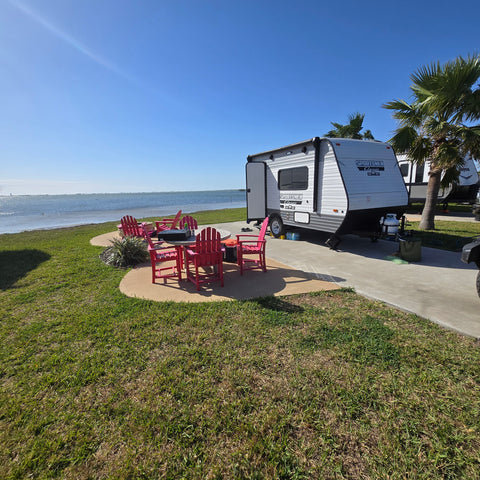 Small Travel Trailer / Setup and Delivery only overland rental