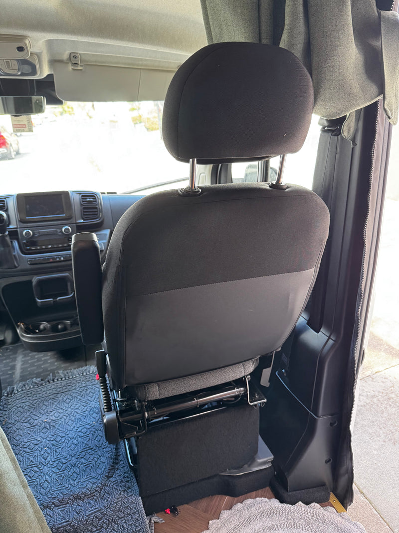 WanderNest — Seats 3, Luxury, Fully loaded. Ready for adventure — photo 11