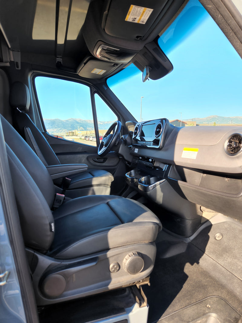 4WD Winnebago Revel 44E "Rosie" Unlimited Miles Montana + Starlink — photo 13