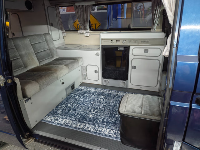 "Viola" 1990 Volkswagen Vanagon Westfalia Camper — photo 3