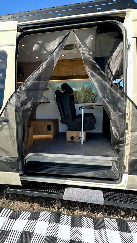 Luxury Mercedes Sprinter 4x4 Campervan “Sully” — photo 5