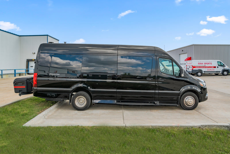 Sorbs Sprinter Van - 2022 Mercedes Ultimate Coach — photo 4