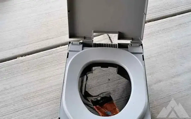 Clean waste folding camping toilet — used showers & toilets for sale — photo 1