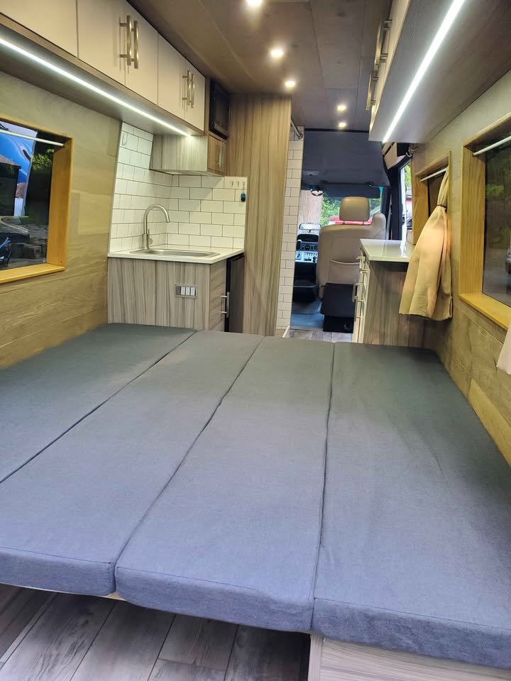 2003 Mercedes sprinter van build / rv in Federal Way, WA (photo 7) — photo 7