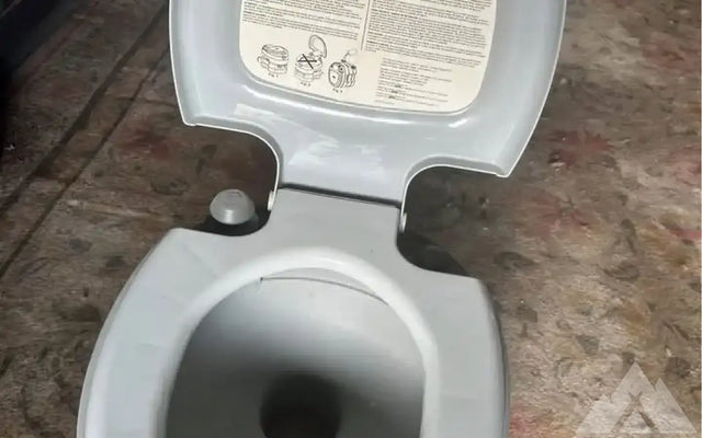 Coleman camping toilet — photo 2
