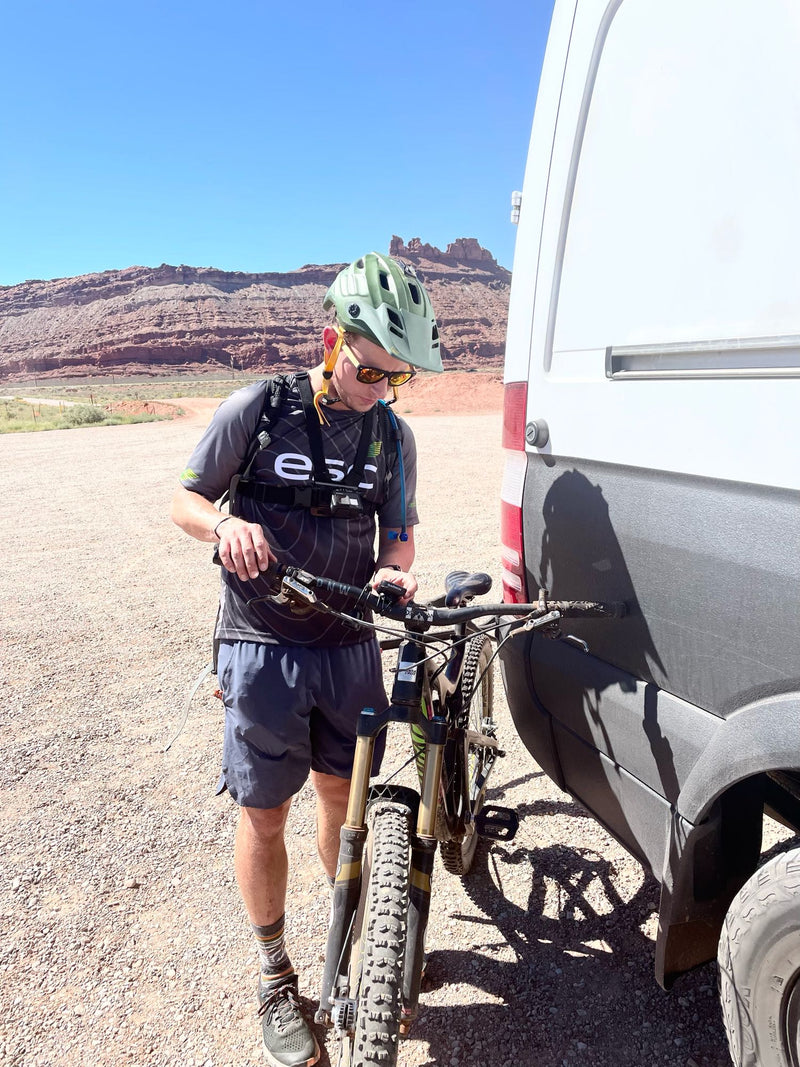 Jean Claude Damme Van - Cozy Off-Grid 4 Season Adventure Van! — photo 8