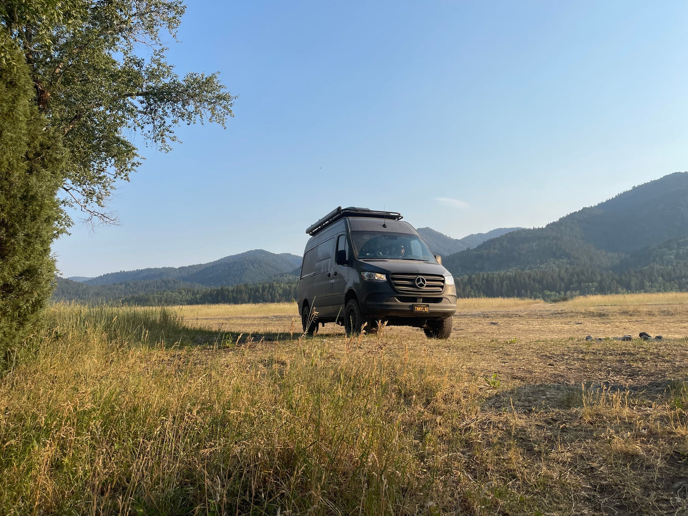 Premium 4x4 Sprinter Adventure Van | King Bed | Starlink | Hot Shower