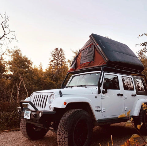 Jeep Wrangler Sahara Unlimited with IKamper Roof Top Tent overland rental