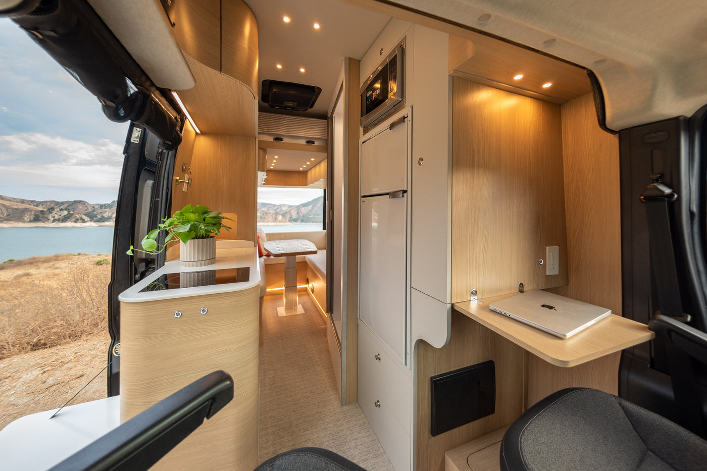 Noovo Plus – Adventure-Ready 4-Seater Camper Van — photo 11
