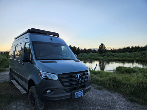 4WD Winnebago Revel 44E "Rosie" Unlimited Miles Montana + Starlink — photo 3
