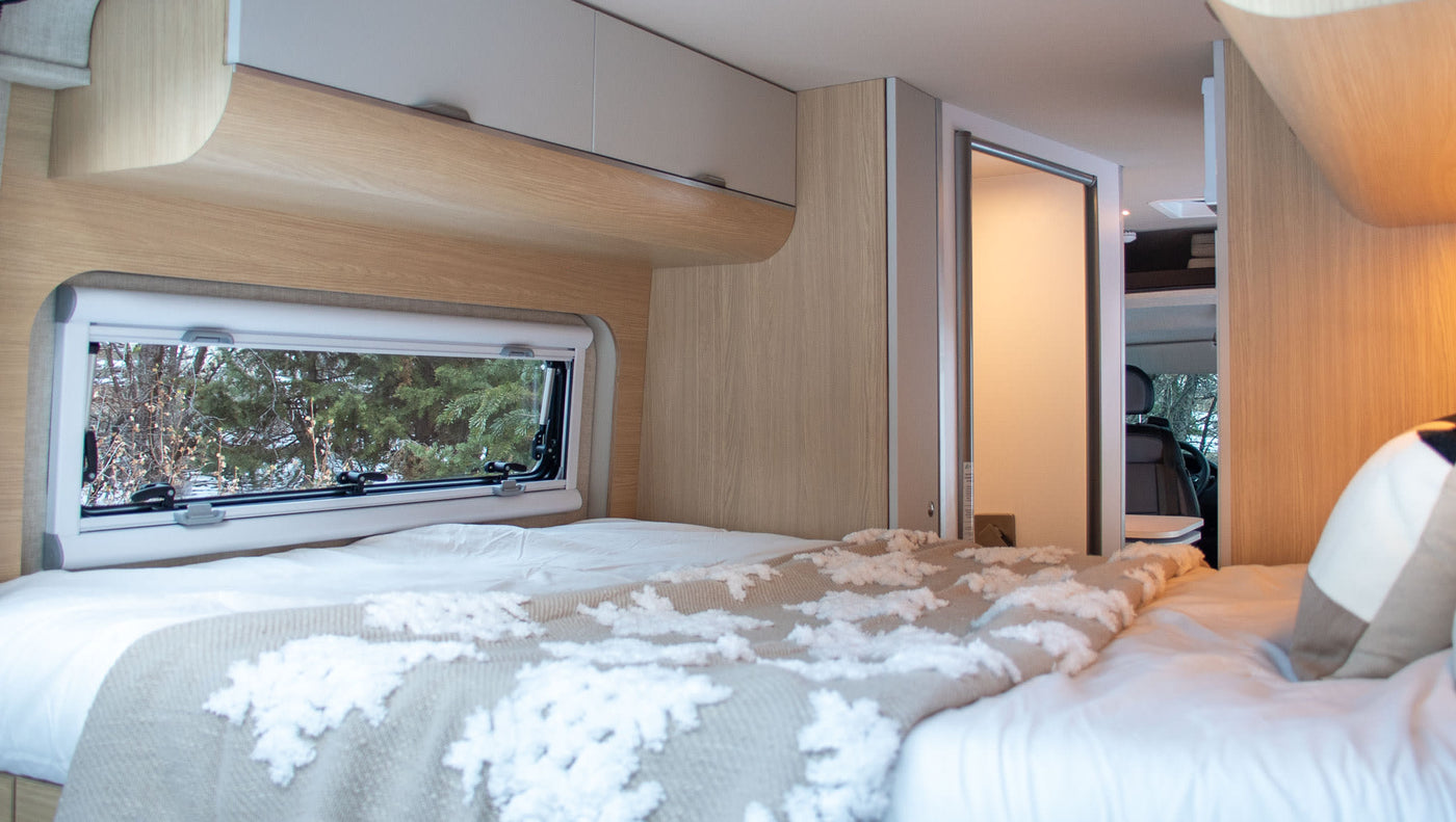 "Ruby" | 2023 Noovo Lite - Indoor Shower, Heating & AC — photo 4