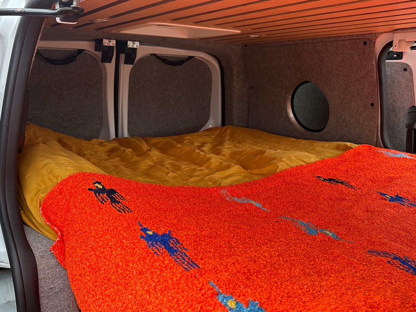 Transit Connect Micro Camper- Easy to drive, fully equipped! — photo 9