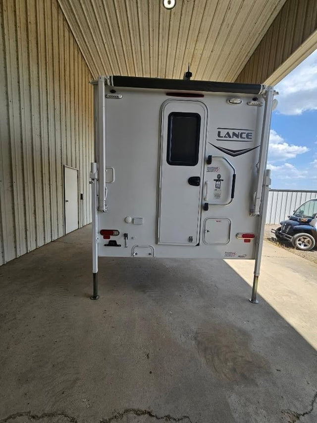 2021 LANCE 650 TRUCK CAMPER — photo 3
