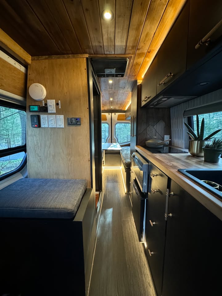 2016 Mercedes-Benz 2500 sprinter rv (170” wheel base) in Portland, OR (photo 6) — photo 6