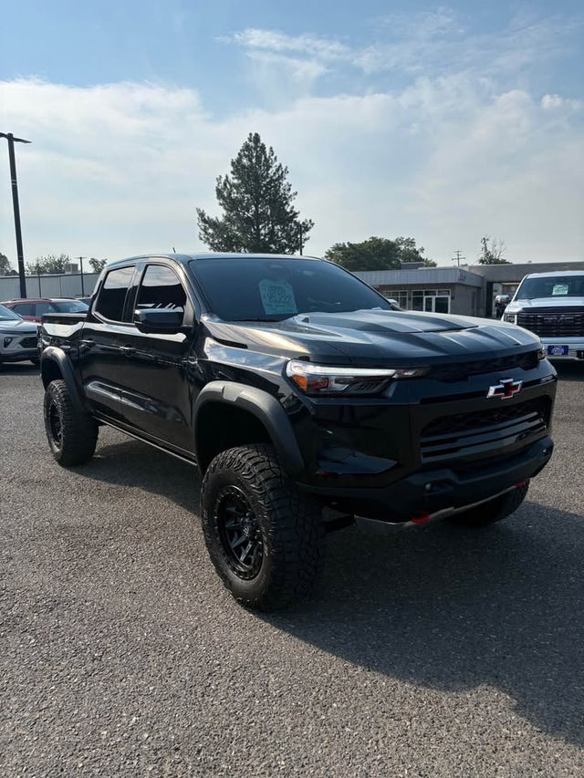 2023 Chevrolet Colorado Regular Cab · ZR2 — photo 2